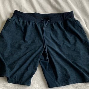 Lululemon XXL shorts with liner in great condition